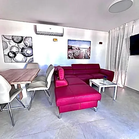 Luxury Apartments Marty Malinska Exterior foto