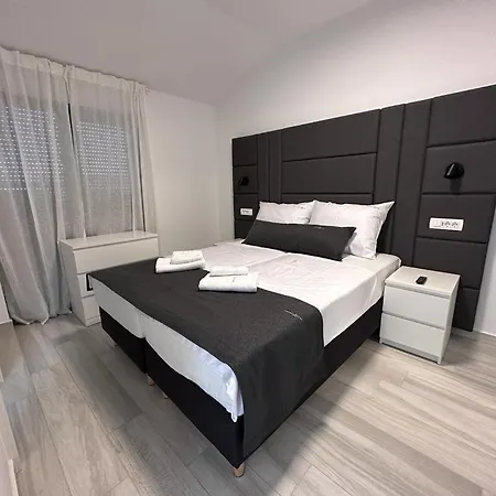 Luxury Apartments Marty Malinska Exterior foto