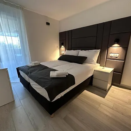 Luxury Apartments Marty Malinska Exterior foto