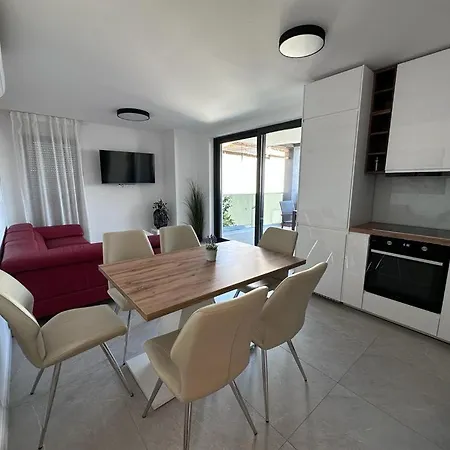 Luxury Apartments Marty Malinska Exterior foto